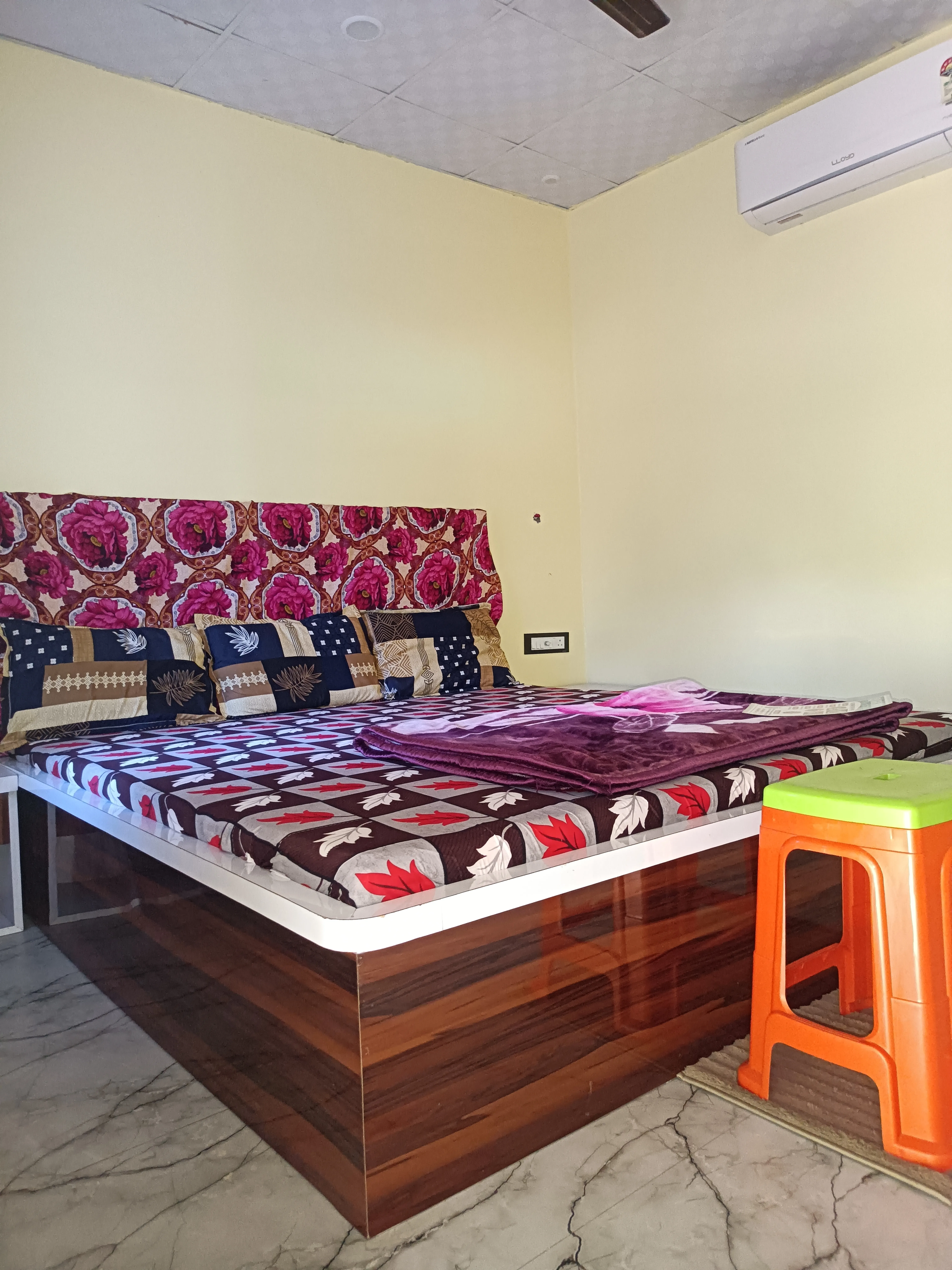 Family Room 1